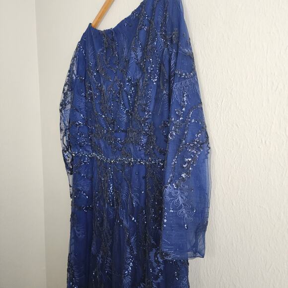 NEW Mac Duggal Navy Embellished Illusion Long Sleeve V-Neck A-Line Mesh Gown - Picture 13 of 14